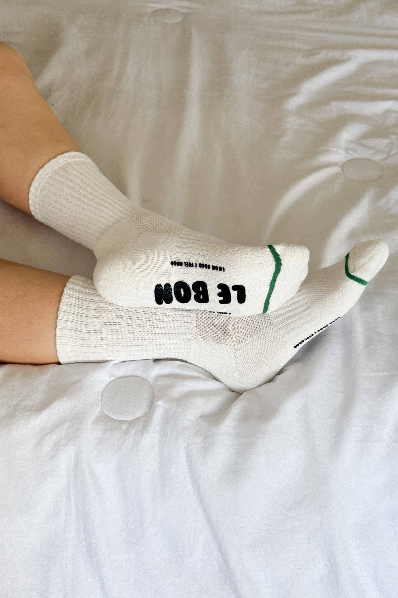 Hugger Socks  (wholesale): WHITE/ BLACK