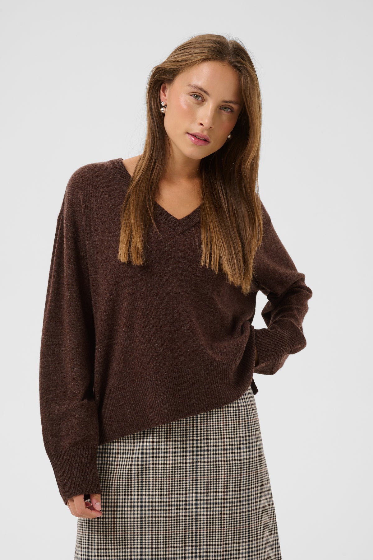 BETHINIA V NECK PULLOVER