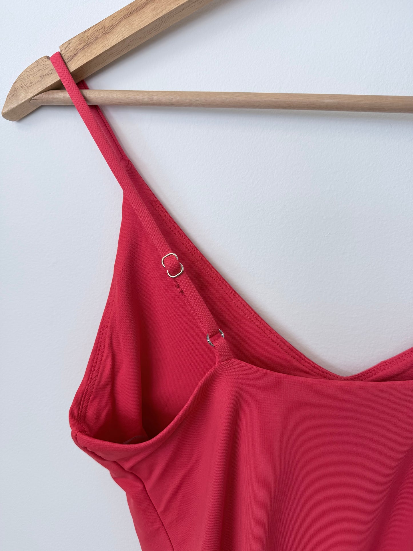 VAREN Deep V Body suit - Cherry