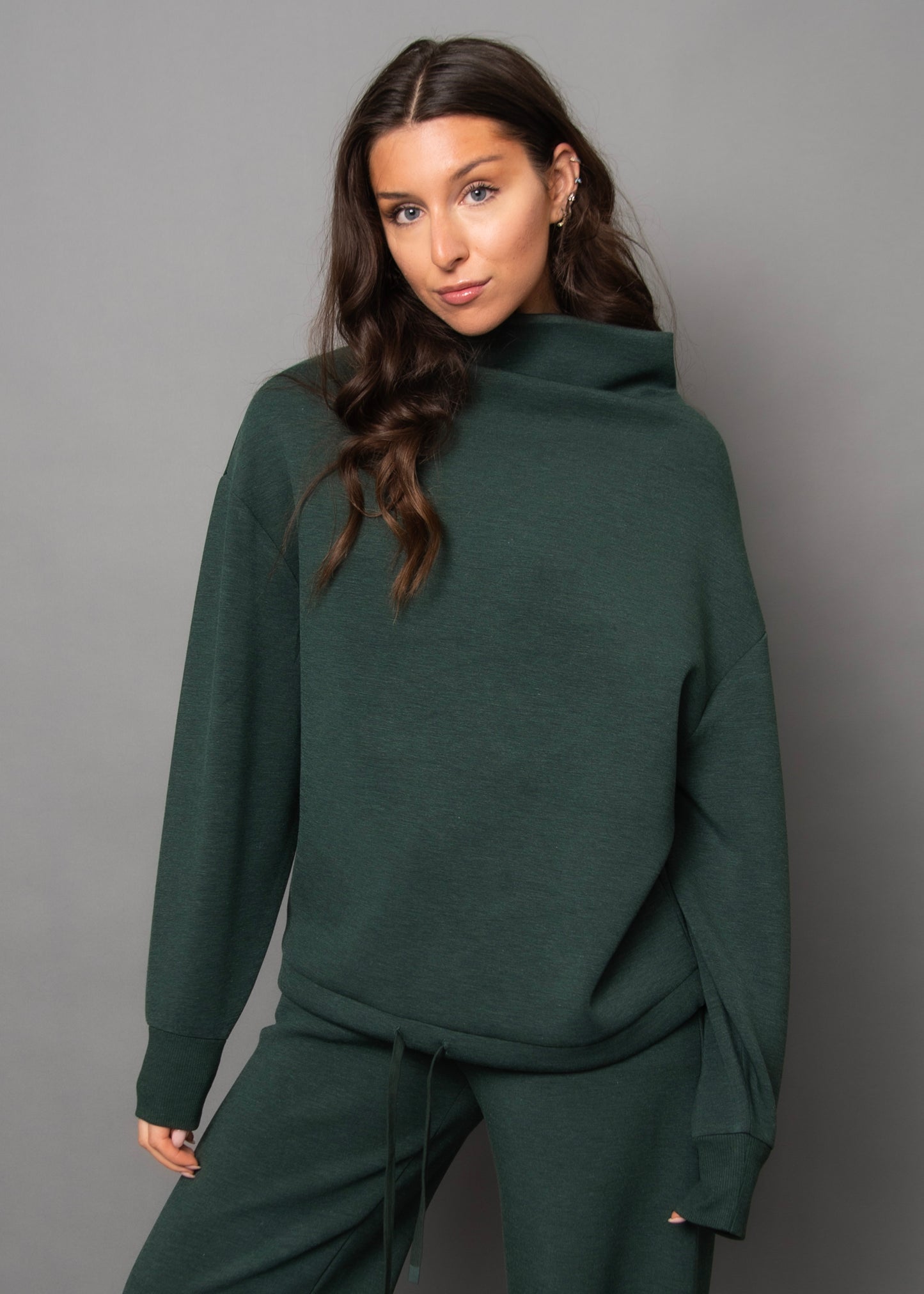 MORINA - Soft Knit Funnel Neck