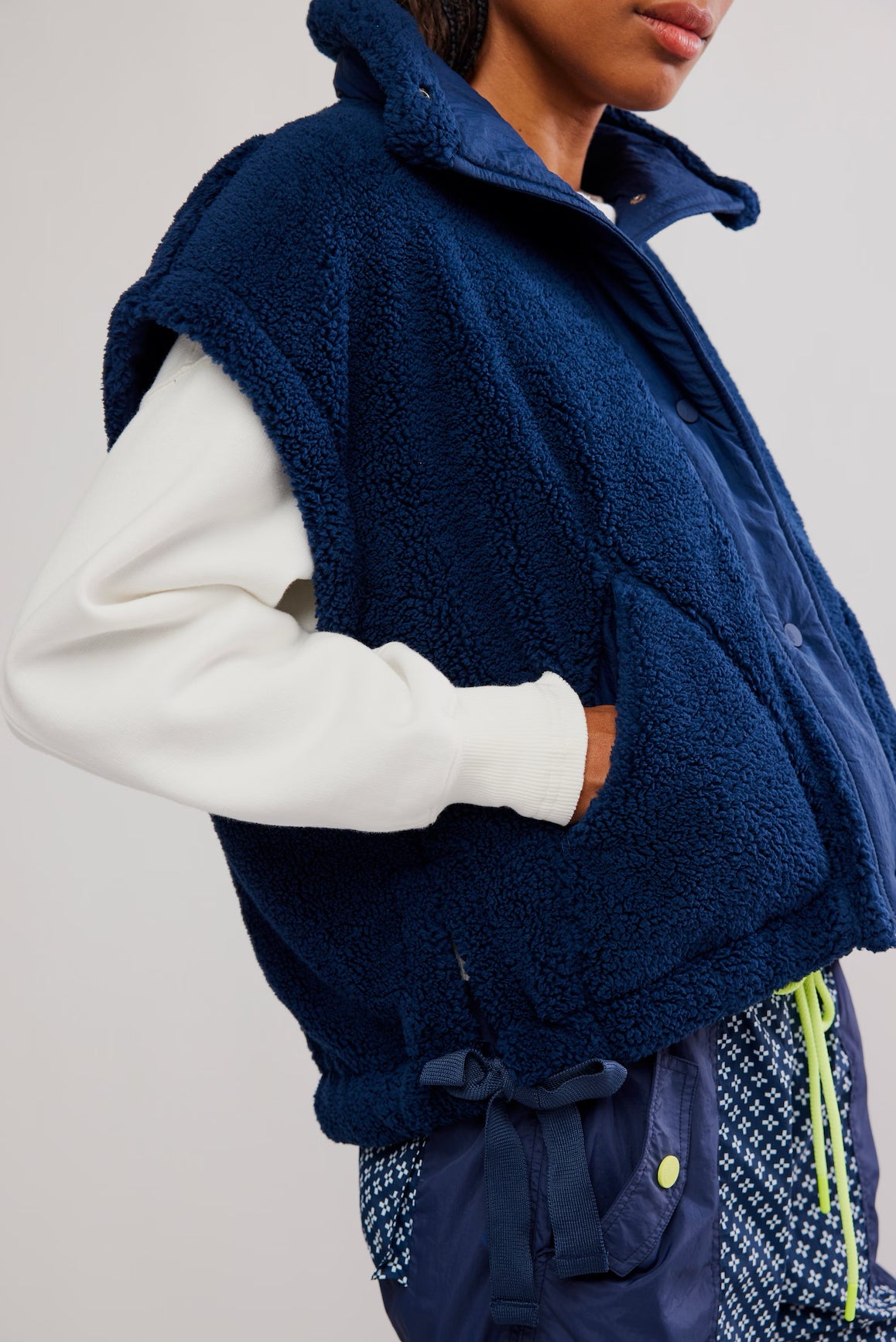 SCOUT IT OUT - Fleece Vest