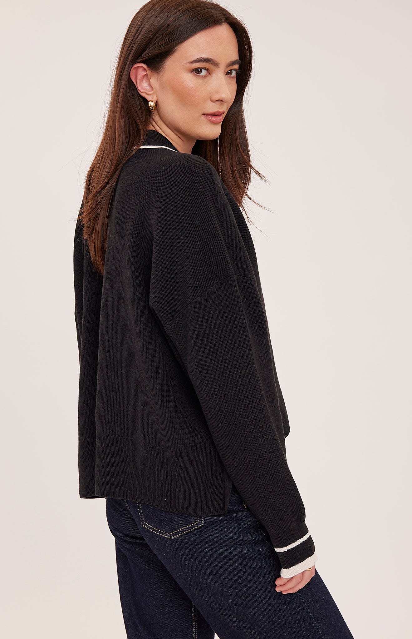 TRISTAN V-NECK SWEATER