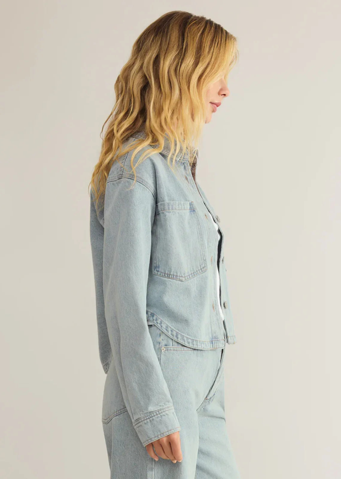 ALL DAY Cropped Denim Jacket