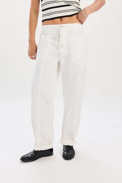 VILLA DRAWSTRING BARREL LEG PANT IN LAMB