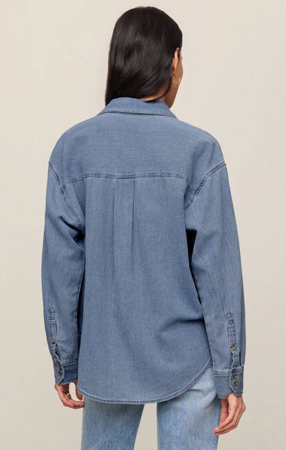 THE PERFECT TWILL BUTTON UP IN CLASSIC INDIGO