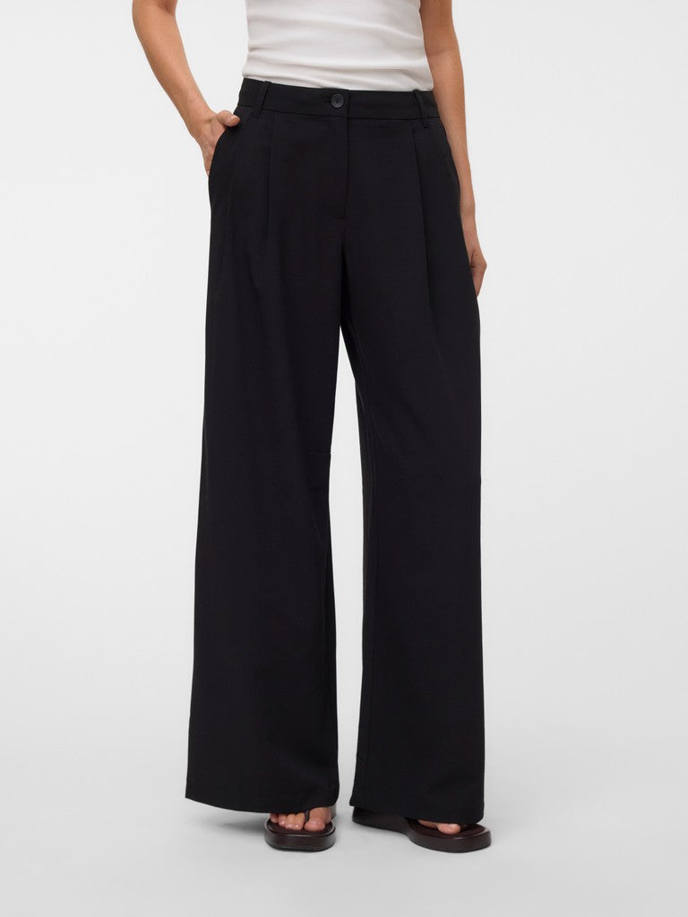 STELLA STRAIGHT PANT IN BLACK