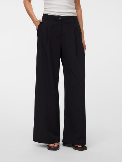 STELLA STRAIGHT PANT IN BLACK