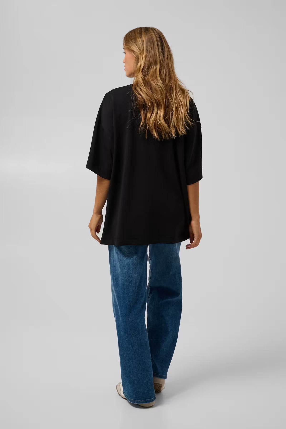 ANNIE T-SHIRT IN DEEP BLACK
