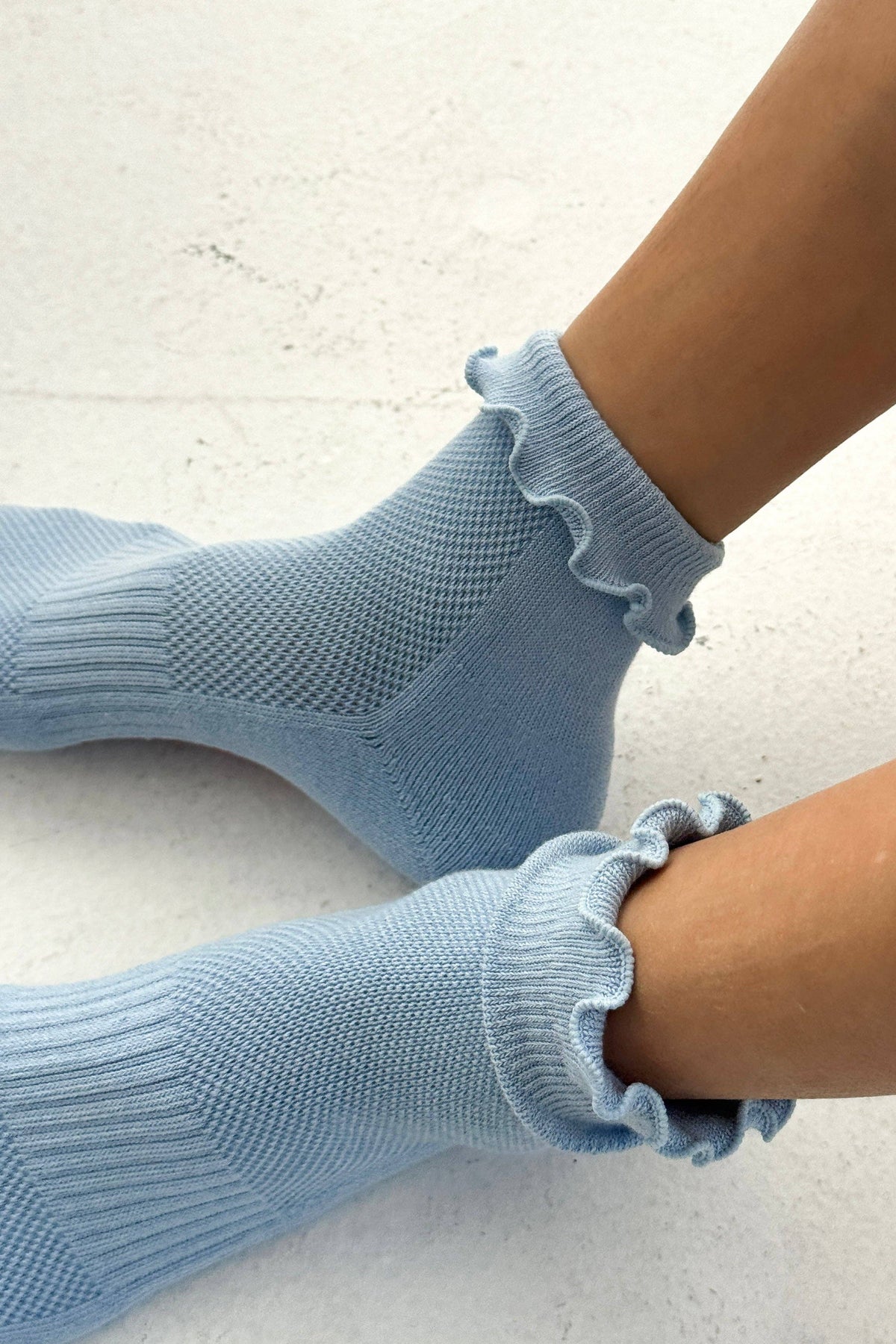 Ruffled Hugger Crew Socks in VANILLA / RED