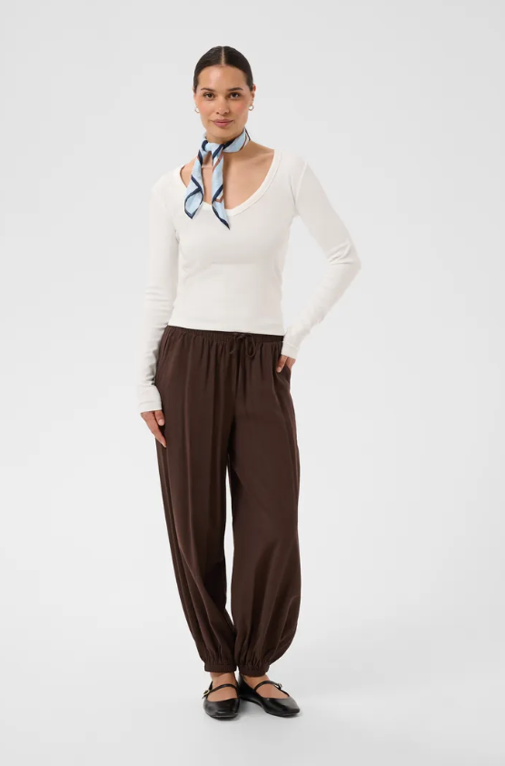 LIDDY V-NECK LONGSLEEVE IN CHALK