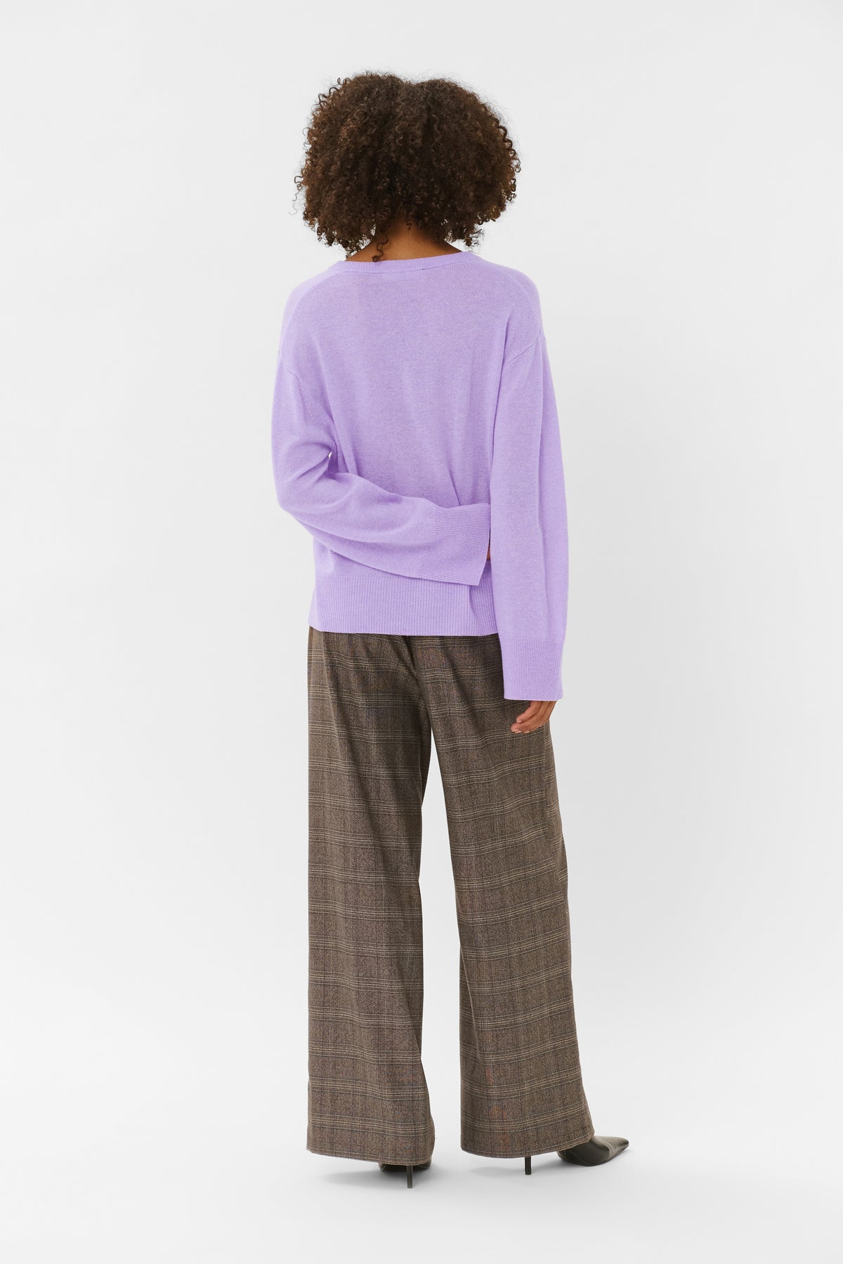 BETHINIA V NECK PULLOVER