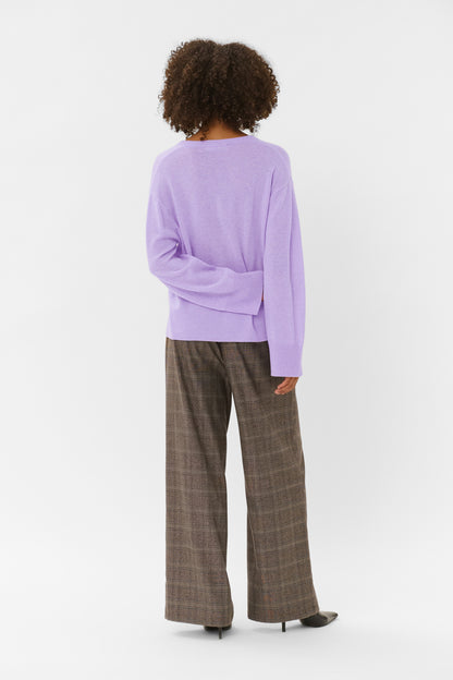 BETHINIA V NECK PULLOVER