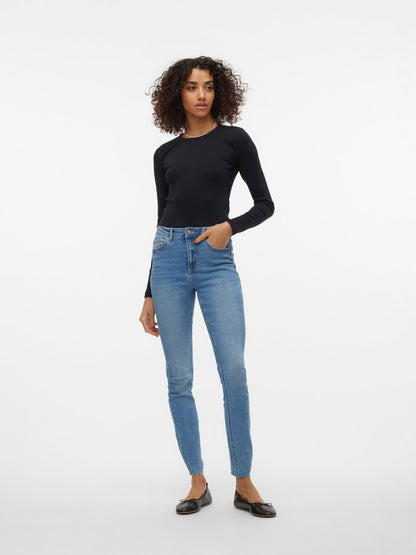 CHLOE RIBBED LONGSLEEVE IN BLACK
