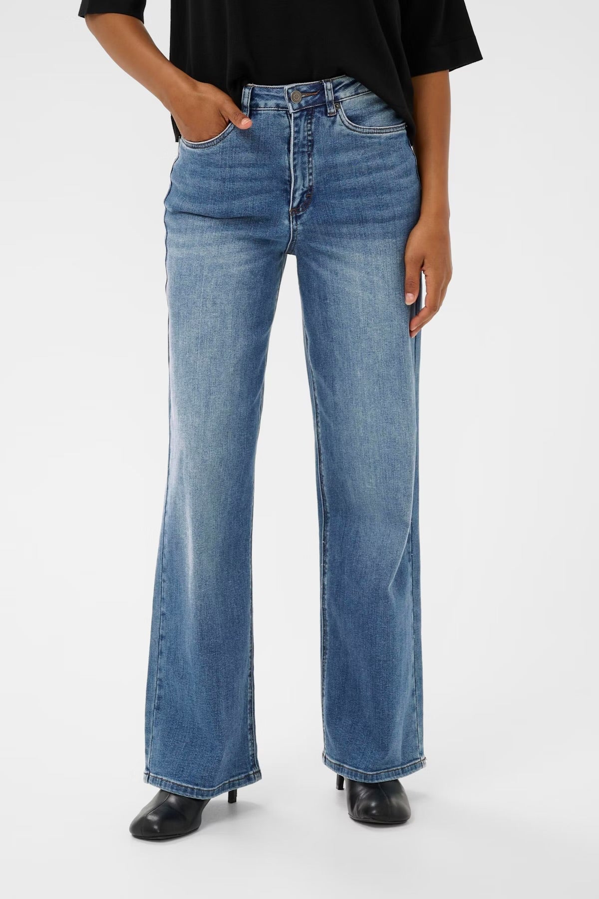 MEADOW Jeans - Medium Wash