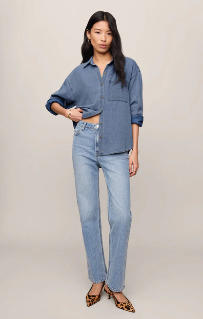 THE PERFECT TWILL BUTTON UP IN CLASSIC INDIGO