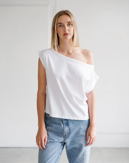OFF THE SHOULDER TEE