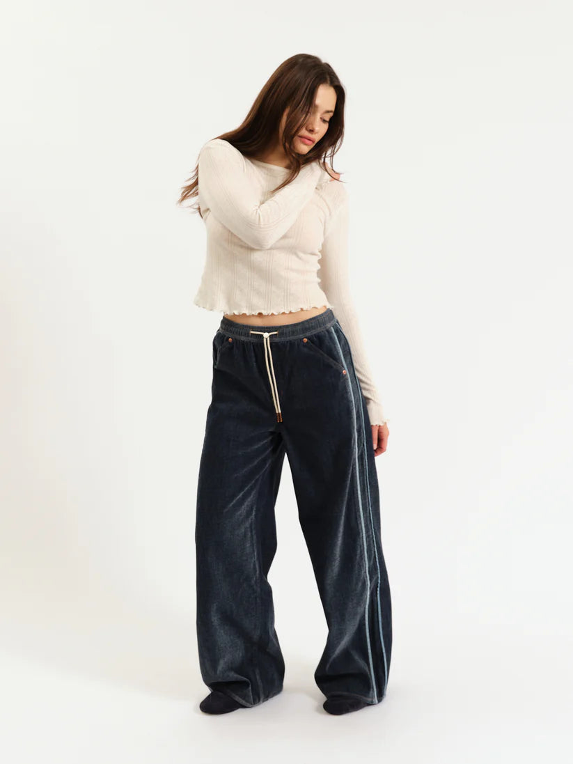 THE COZY JEAN - WIDE LEG PULL ON IN SKY WHISPER