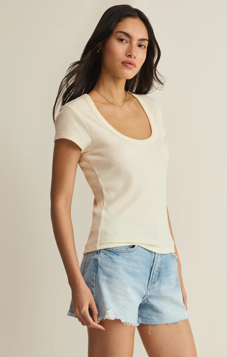 LEISURELY SCOOP NECK TEE