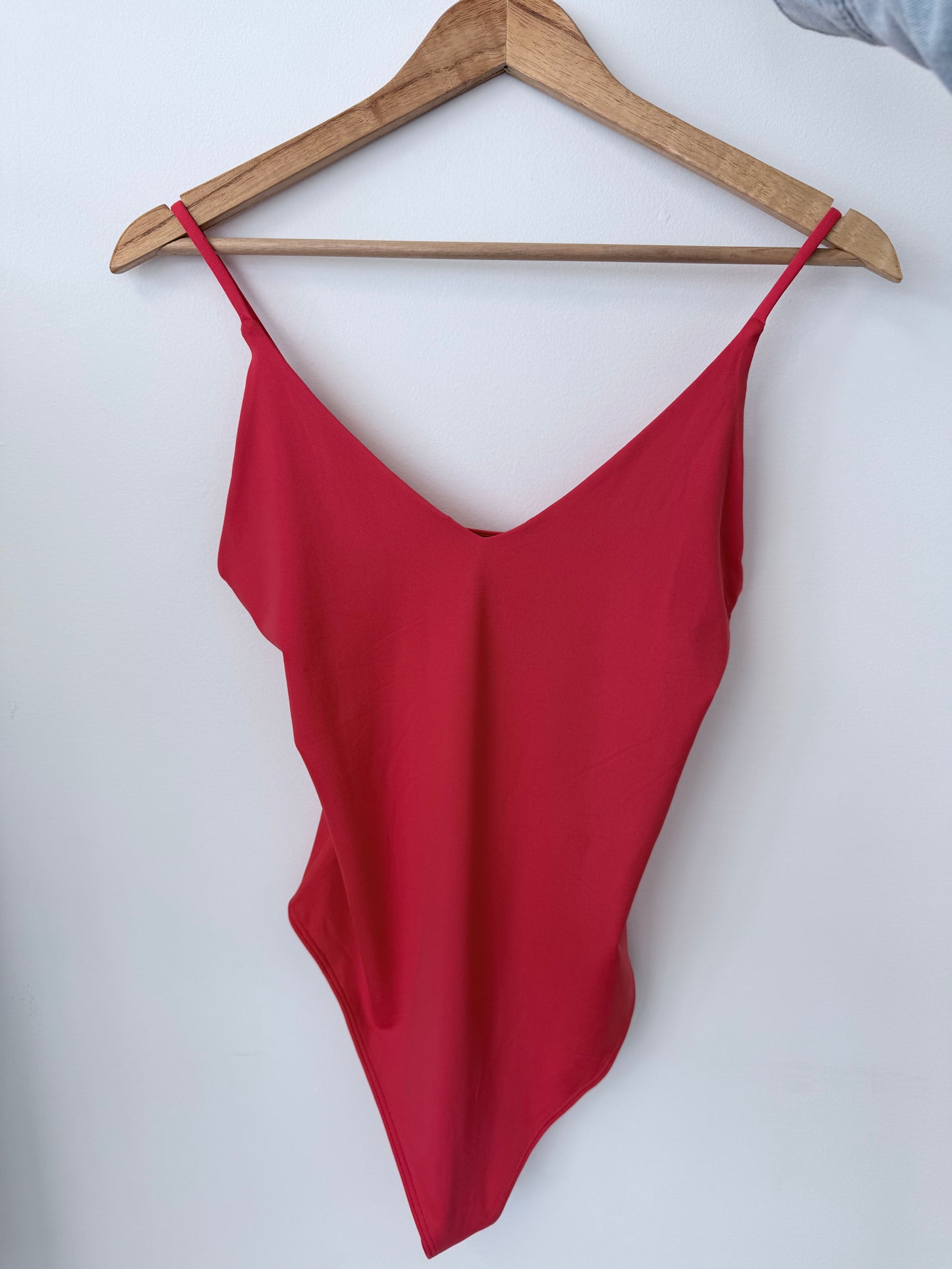 VAREN Deep V Body suit - Cherry