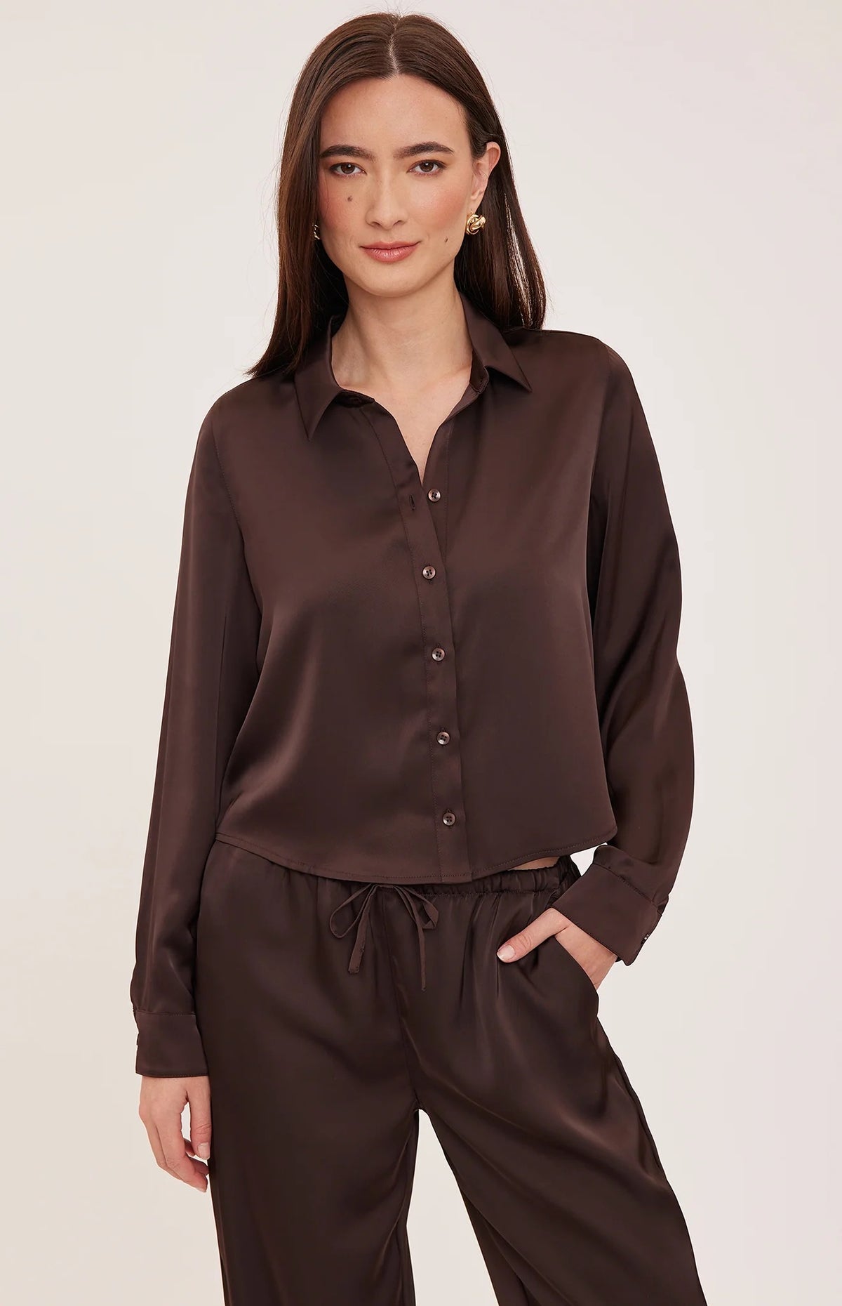 LEIGHTON SATIN BUTTON DOWN SHIRT IN ESPRESSO