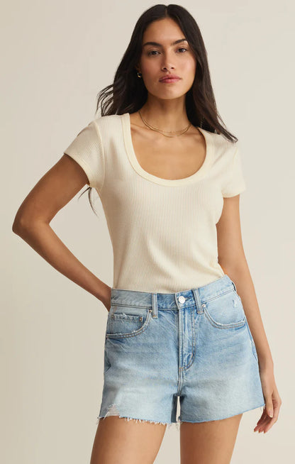 LEISURELY SCOOP NECK TEE