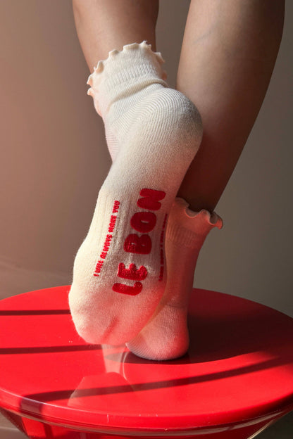 Ruffled Hugger Crew Socks in VANILLA / RED