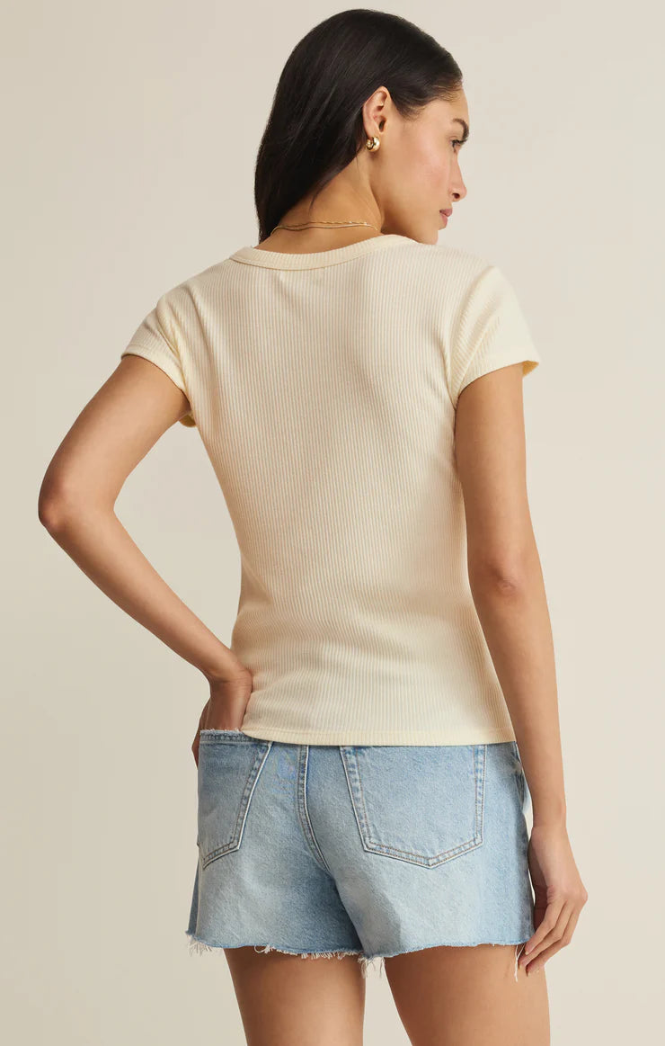 LEISURELY SCOOP NECK TEE