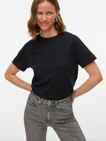 NAIMA TSHIRT IN BLACK