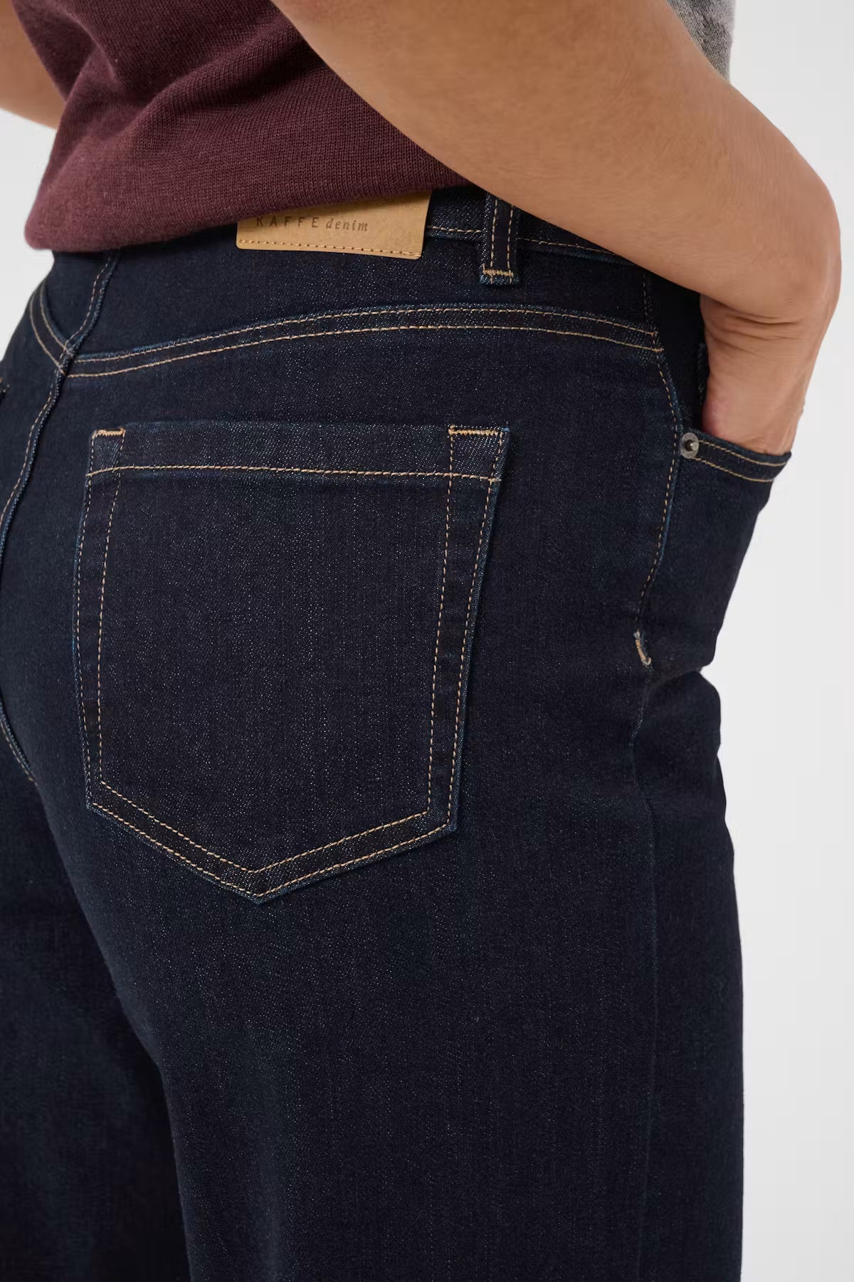 MEADOW JEAN IN DARK BLUE