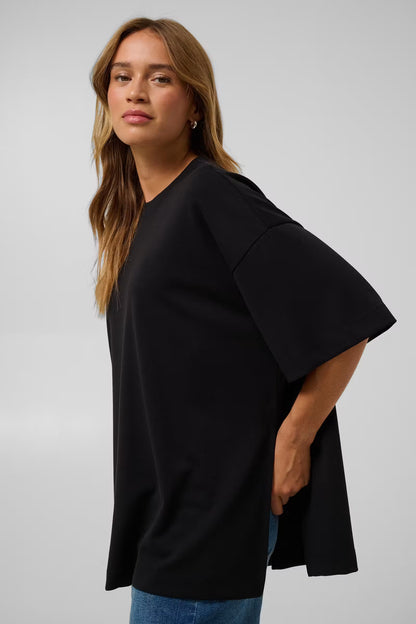 ANNIE T-SHIRT IN DEEP BLACK