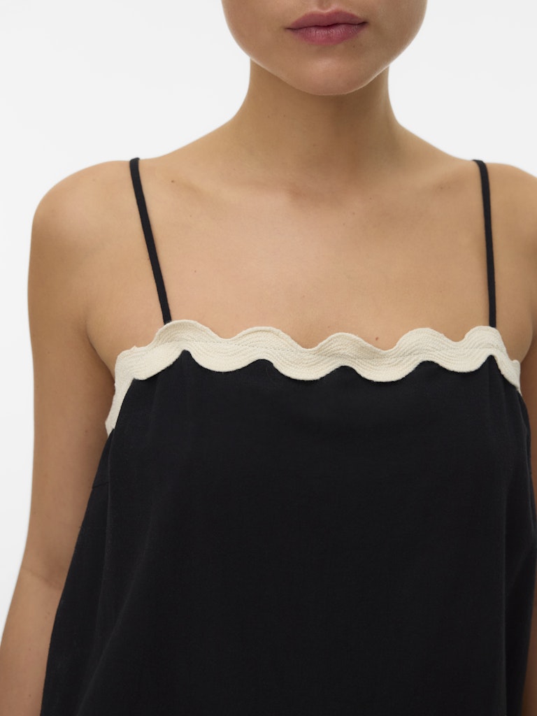 JENNA TANK TOP IN BLACK