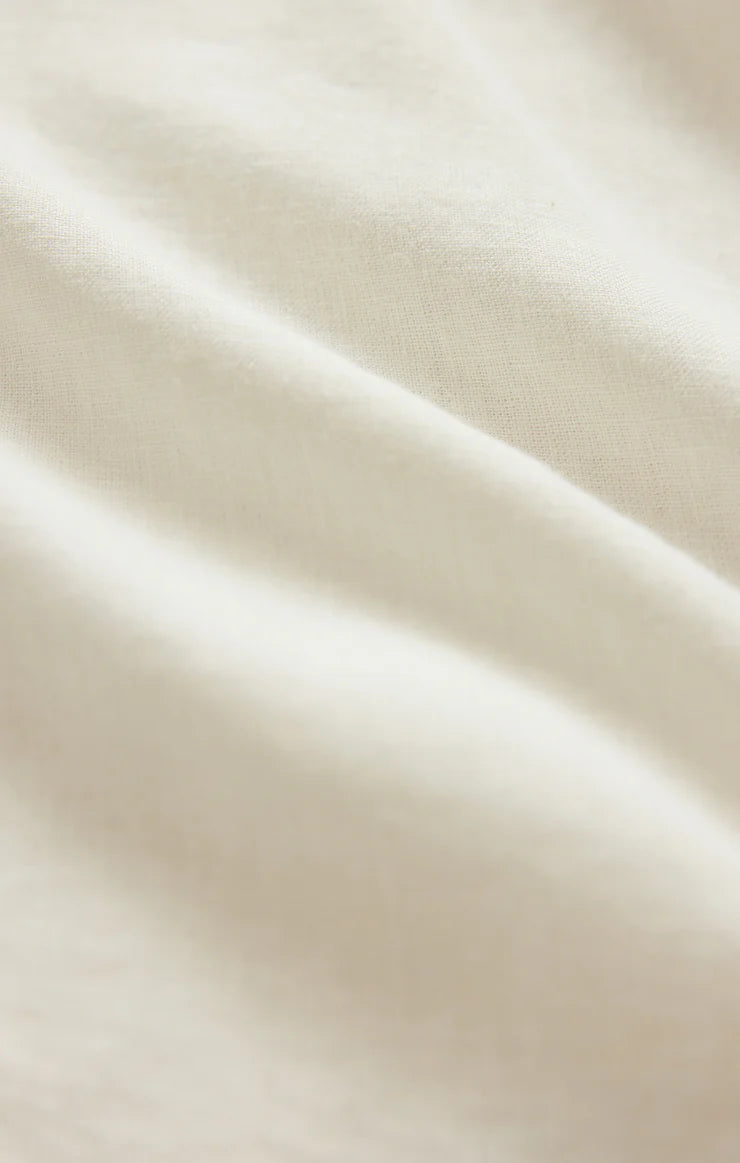 THE SIGNATURE LINEN BUTTON UP