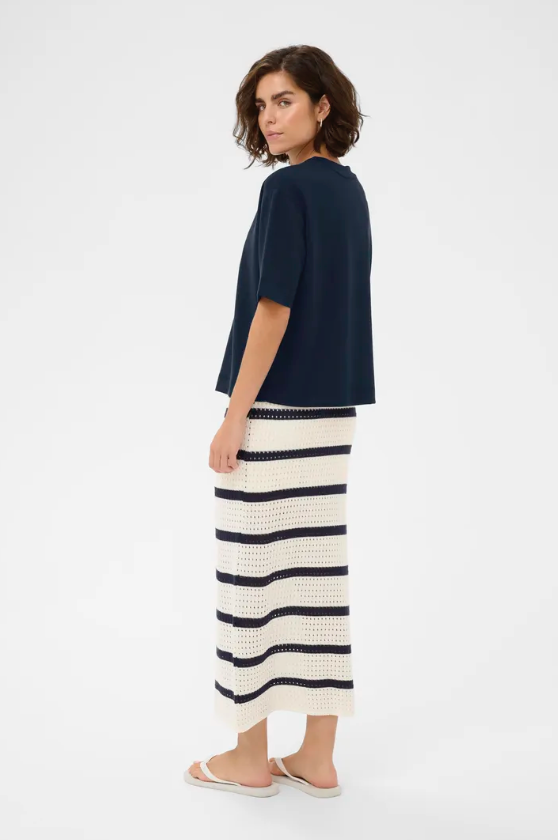 ANNIE T-SHIRT IN MIDNIGHT MARINE