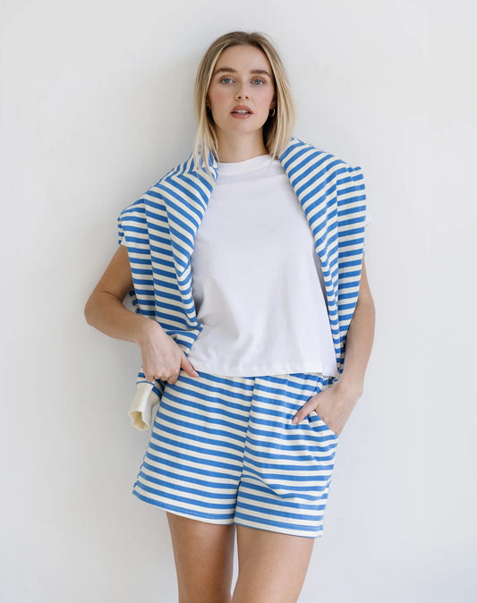 STRIPED CLASSIC SHORT IN BLUE AND CREAM STRIPE