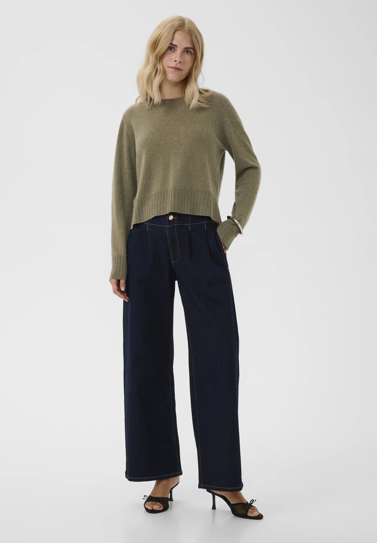 ARROW PULLOVER