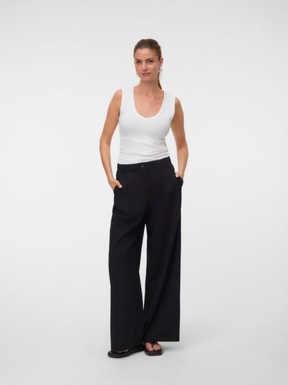 STELLA STRAIGHT PANT IN BLACK
