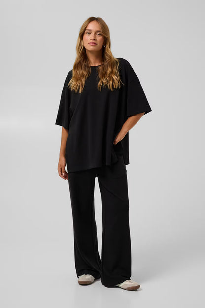 ANNIE T-SHIRT IN DEEP BLACK
