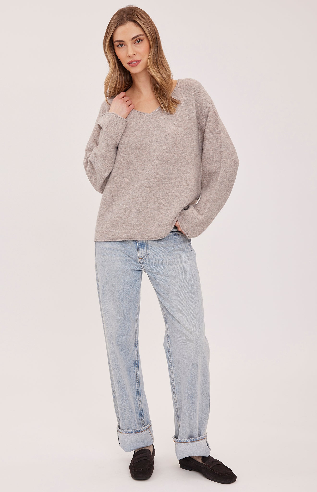 ANNALISE V-NECK PULLOVER - HEATHER LATTE
