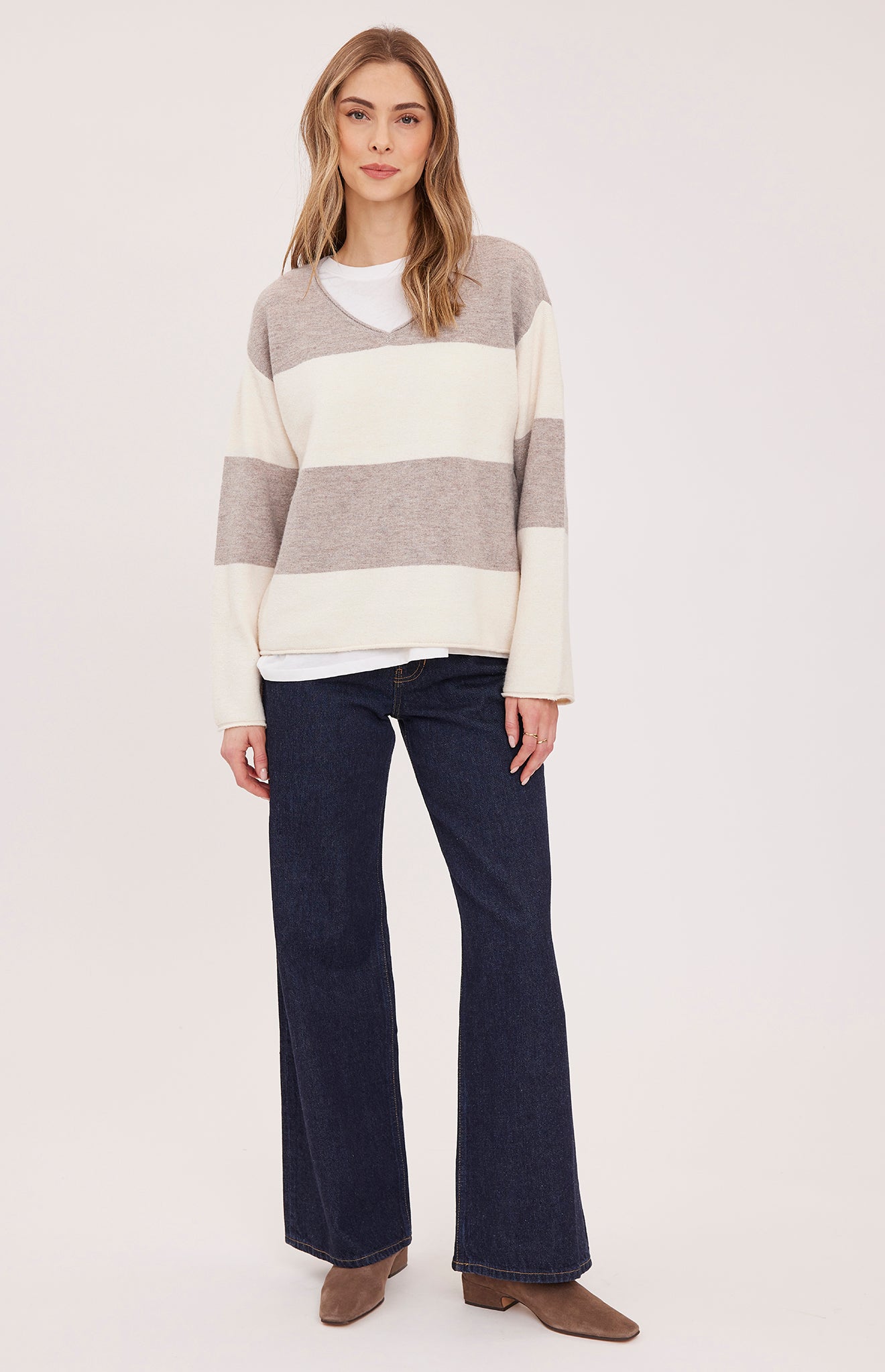 ANNALISE V-NECK PULLOVER - LATTE STRIPE
