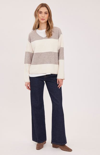 ANNALISE V-NECK PULLOVER - LATTE STRIPE