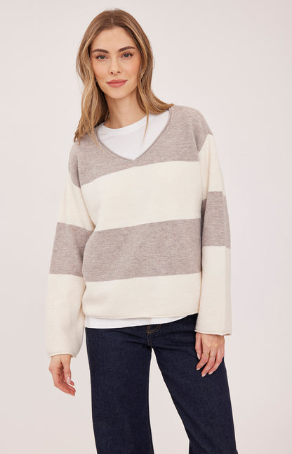ANNALISE V-NECK PULLOVER - LATTE STRIPE