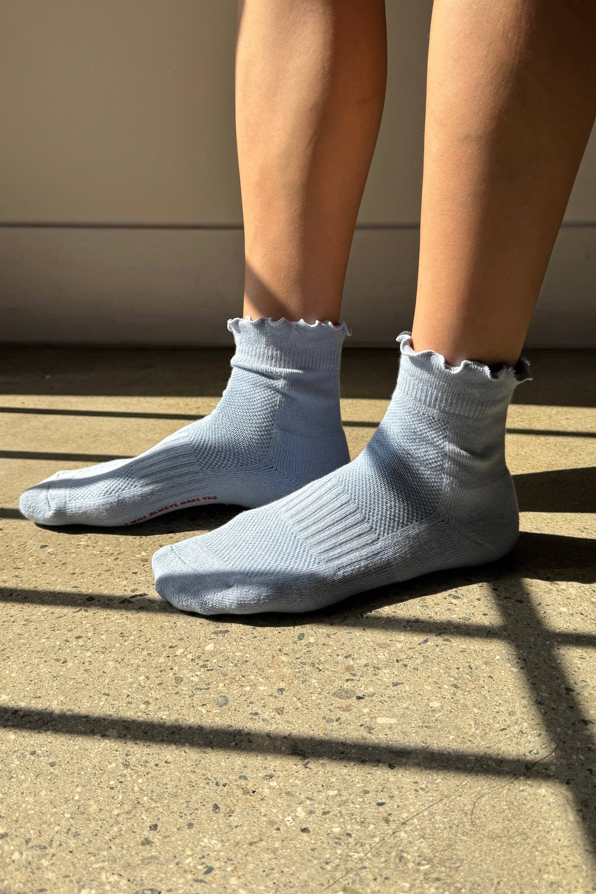 Ruffled Hugger Crew Socks in VANILLA / RED